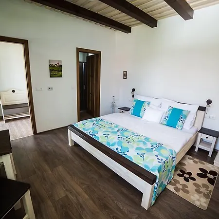 Pertu Porta Case de vacanță *